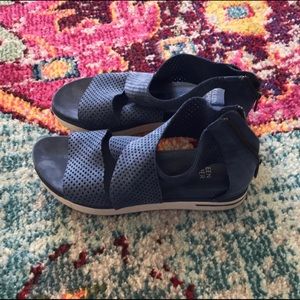 Eileen Fisher size 6 in blue